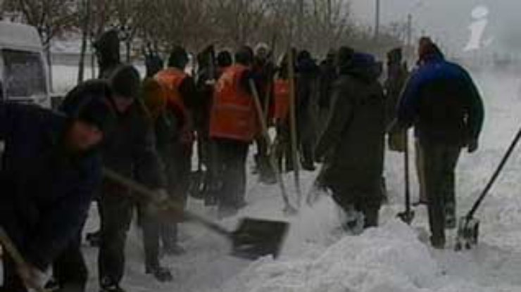 Около 400 пассажиров рейсовых автобусов оказались в снежном плену