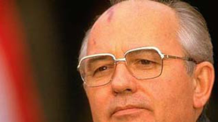Коммунизм разрушил Горбачев или Папа Римский?