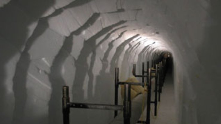 Под рекой в Черновцах обнаружили 4-этажный тоннель