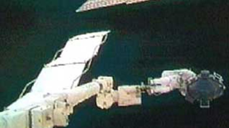 Астронавты Discovery восстановили штатную систему ориентации МКС