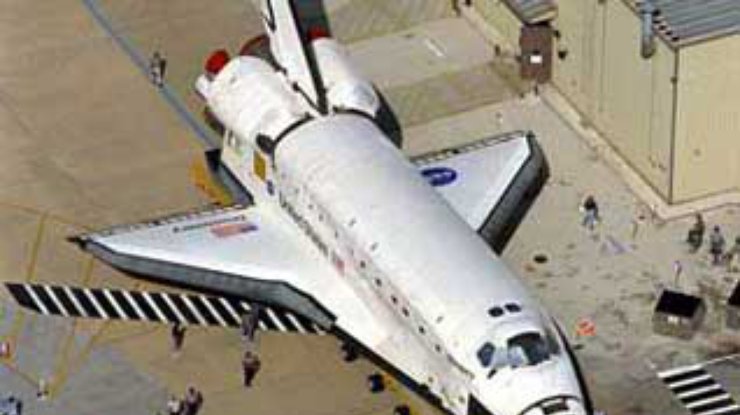США откладывает следующий запуск "Шаттла" на март 2006 года