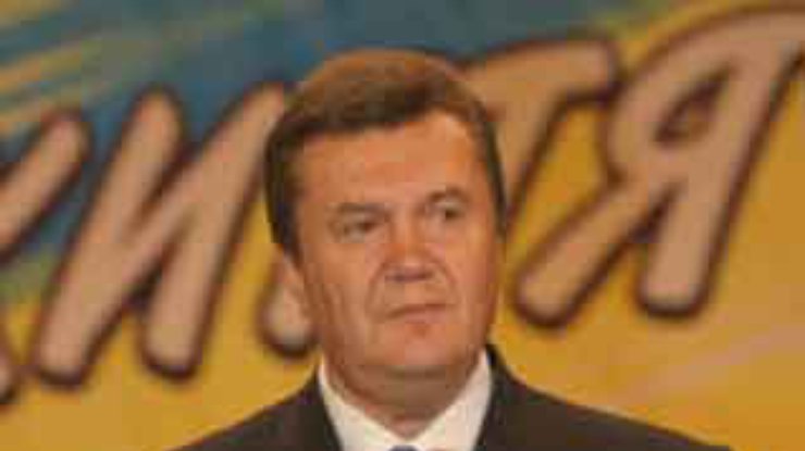 Янукович впервые после выборов побывал в Западной Украине