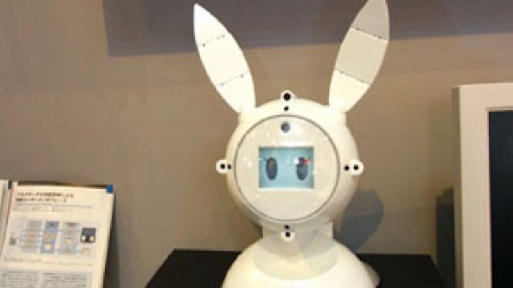 Робот-кролик управляет домашней техникой
