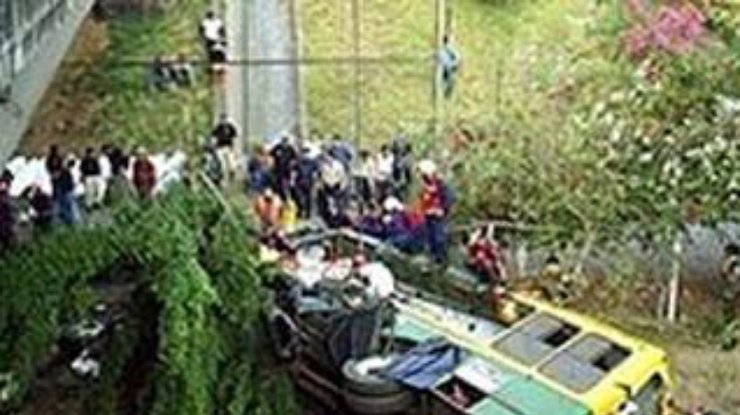 В Перу автобус упал в пропасть - 30 человек погибли