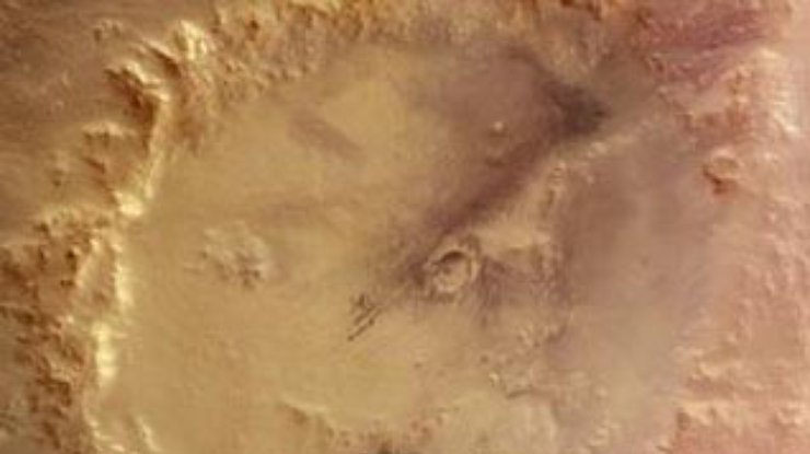 Ученые изучают "смайлик" на Марсе