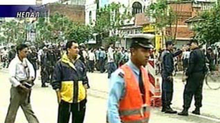 Непальская оппозиция проводит выступление против короля. Уже пролилась кровь