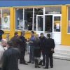 Четырнадцать человек ранены после взрывов в двух супермаркетах Харькова
