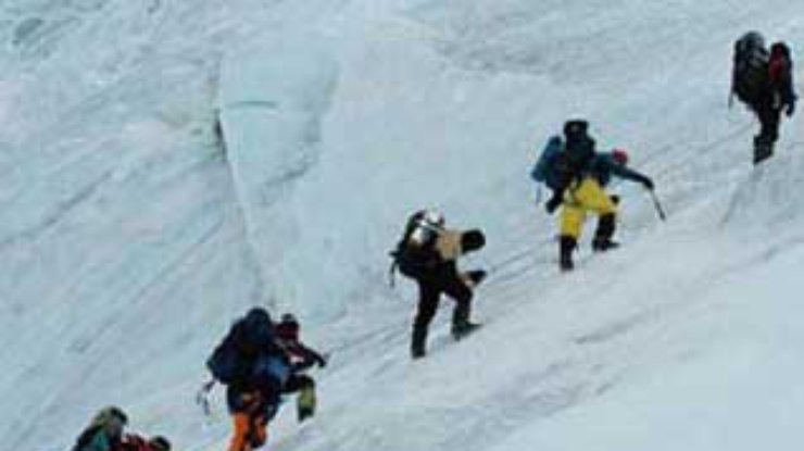 На Эльбрусе ищут 14 пропавших альпинистов из России и Украины