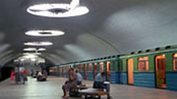 В Харьковском метро милиционер убил двоих человек и застрелился