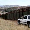 США отгородятся от Мексики высоким забором