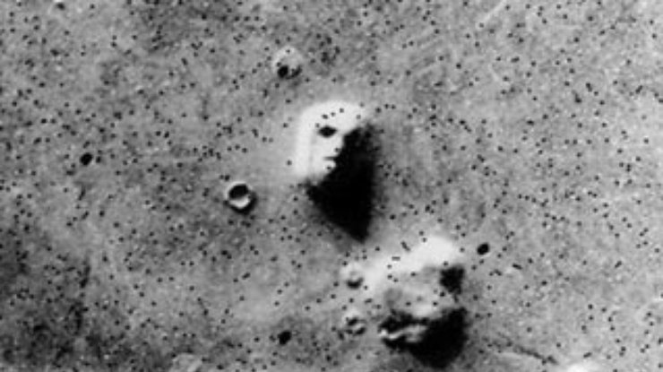 Опубликованы новые изображения "лица" на Марсе
