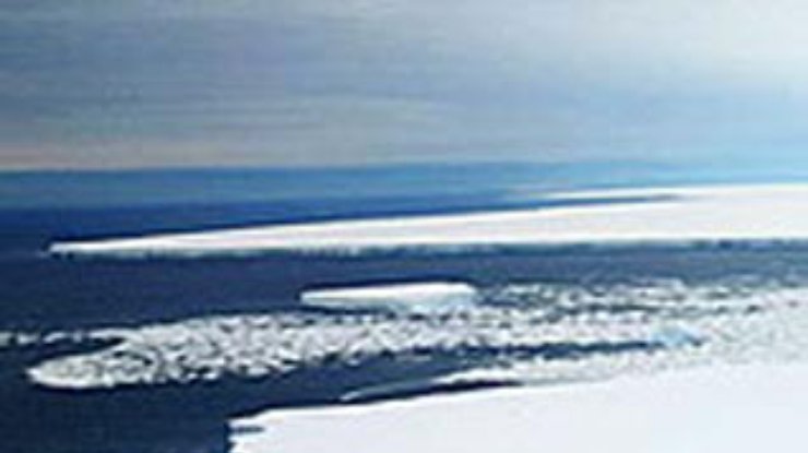 Разбился самый известный в мире айсберг