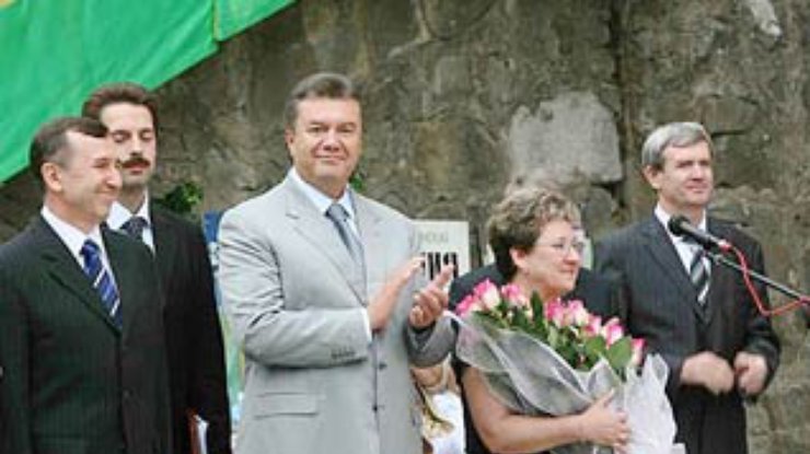 Янукович выгнал Зварыча с заседания Кабмина