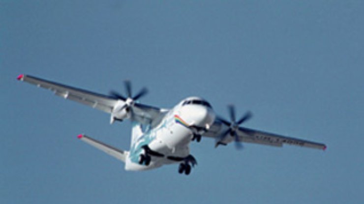 В Запорожье совершил аварийную посадку Ан-140 с 27 людьми на борту