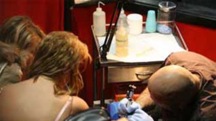 Бритни Спирс сделала себе подарок на Рождество - новую татуировку