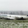 Во Франции самолет при взлете врезался в грузовик