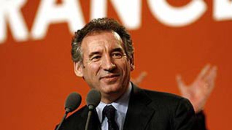 Аутсайдер предвыборной гонки во Франции стал одним из лидеров
