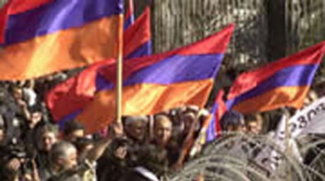 В Ереване оппозиция протестует против результатов выборов