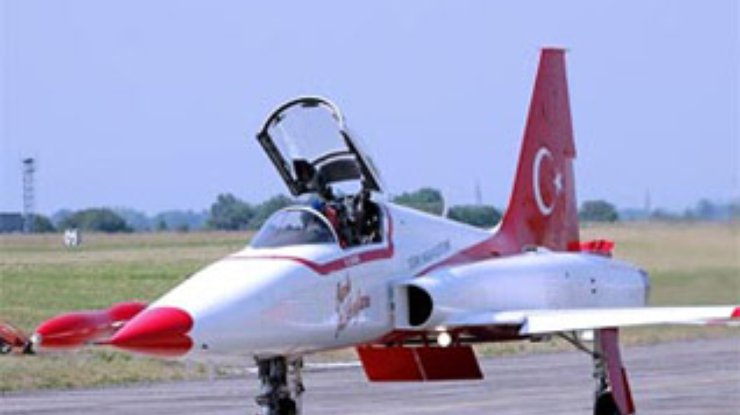 В Турции упал истребитель F-5