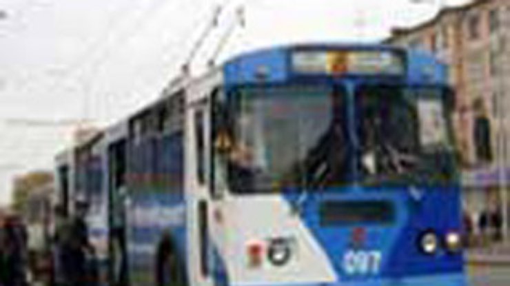 В Тернополе из-за жары сняли с линии большегрузные троллейбусы