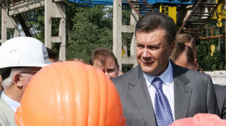 Янукович: Шахтеров в Киев подослали "оранжевые"