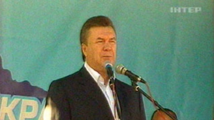 Янукович летал на вертолете в Житомирскую область