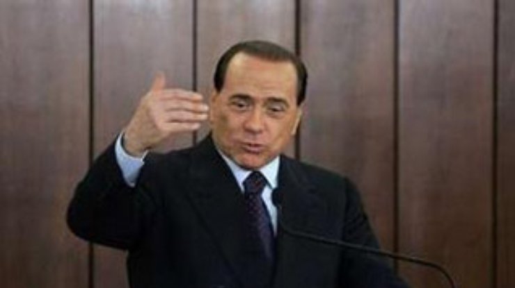 Берлускони вновь обвиняют в коррупции
