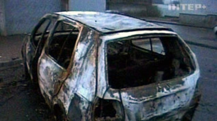 Новый год по-французски: Сожжены сотни авто