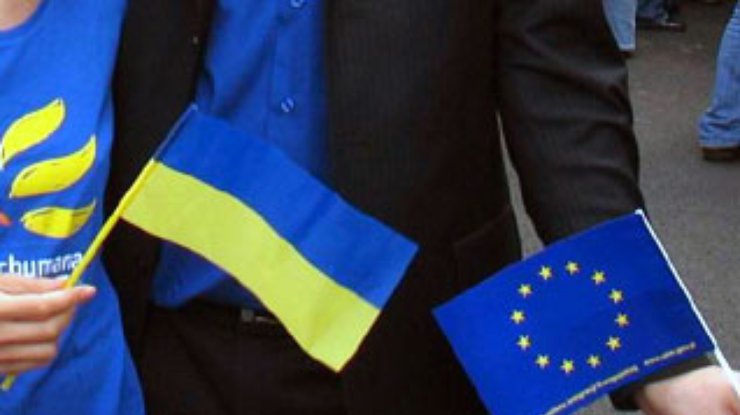 Еврокомиссия: О безвизовом режиме с Украиной говорить еще рано