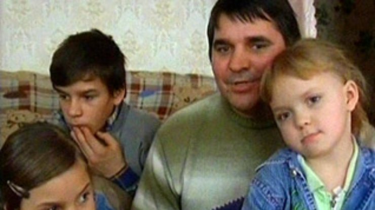 Житель Луганской области в одиночку воспитывает 8 детей