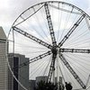 Самое большое в мире "чертово колесо" открылось в Сингапуре