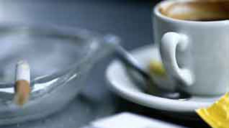 Кофе и чай сокращают риск сердечного удара у курильщиков