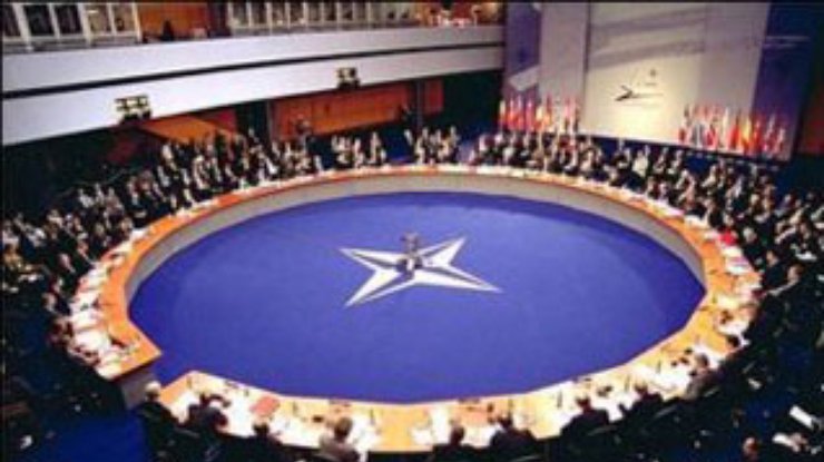 Албанию и Хорватию взяли в НАТО