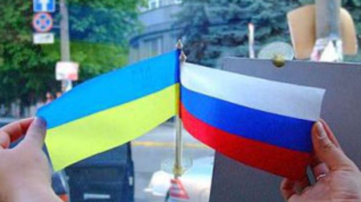 Украинцы высказались против виз и таможен с Россией