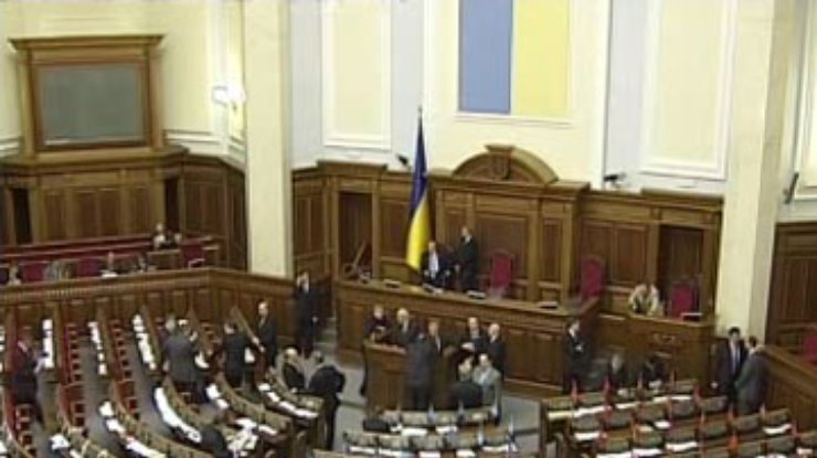 Рада приняла в первом чтении антикризисный проект Ющенко