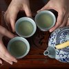 Медики: Зеленый чай полезен при простуде, черный - повышает давление