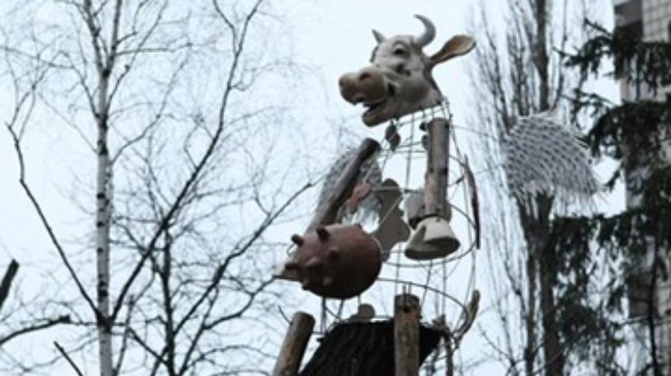 В центре Киева "поселили" летающую корову