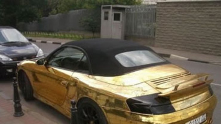В Москве угнали единственный золотой Porsche