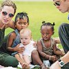 СМИ: Анджелина Джоли собирается усыновить ребенка из Армении