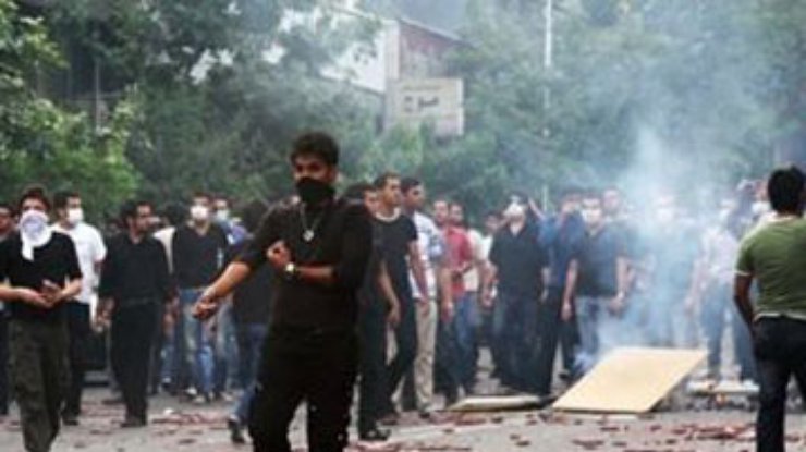 В результате беспорядков в Тегеране погибли 19 человек
