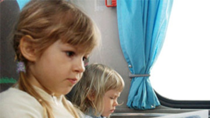 Во Львове 65 детей сняты с поезда из-за отравления