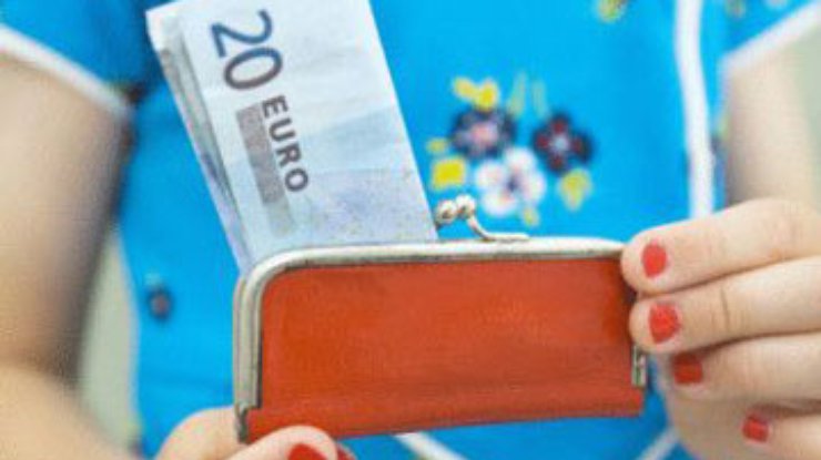 Украинцы назвали самую надежную валюту