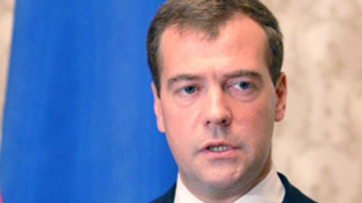 Медведев: РФ возмущена попытками уравнять СССР и фашистскую Германию