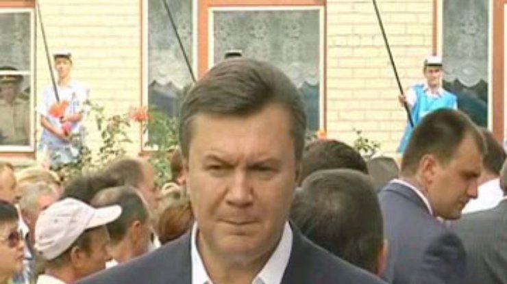 Янукович назвал бюджет-2010 популистским