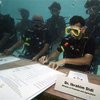Правительство Мальдив ушло под воду ради спасения островов