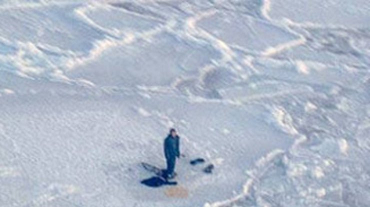 17-летний канадец почти сутки провел на дрейфующей льдине с белыми медведями