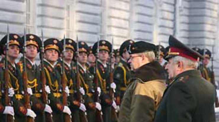 Глава Генштаба: ВВС и ВМС Украины "в очень тяжелом состоянии"
