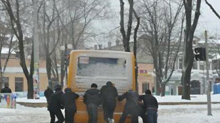 Стихия парализовала автобусное сообщение в Украине