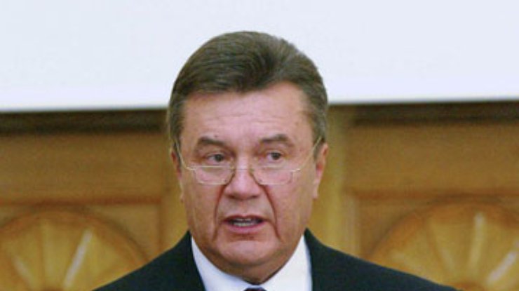Янукович сократит штат чиновников в областях на 20%
