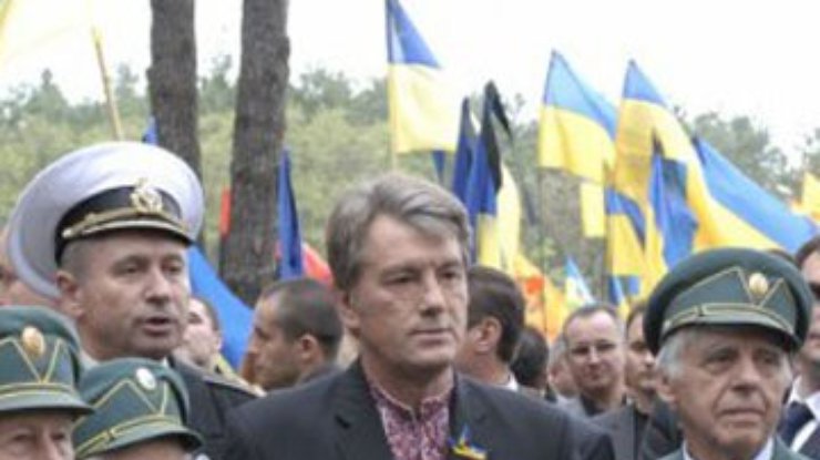 Ющенко: Попытки отобрать у Бандеры Героя - незаконны